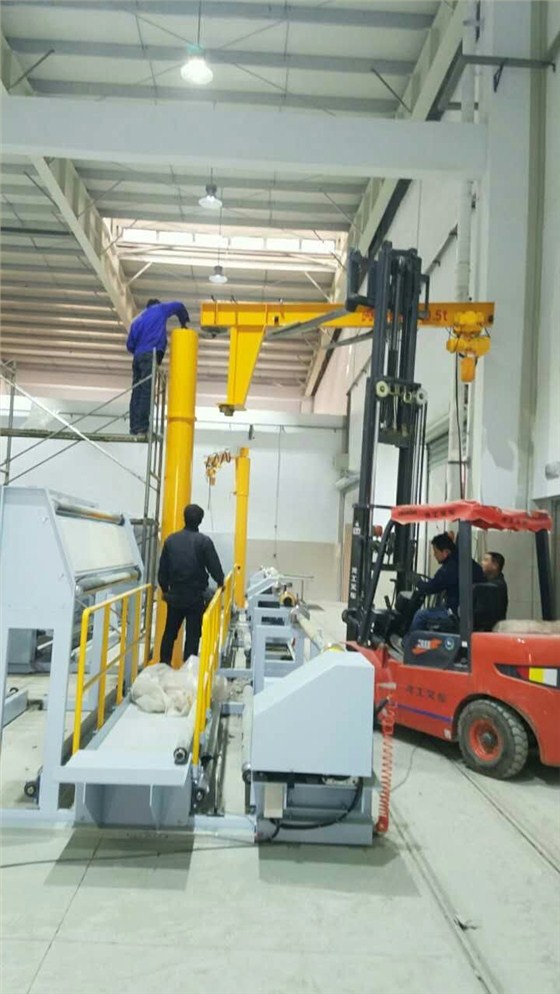 旋臂起重機(jī)