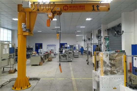 旋臂起重設(shè)備圖片