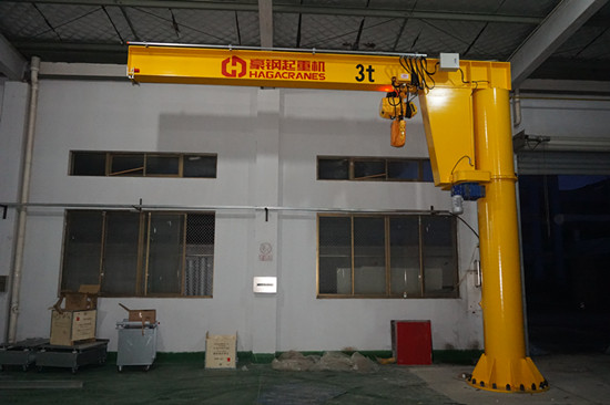 為常熟天地煤機裝備設計的3噸定柱式懸臂吊 為常熟天地煤機裝備設計的3噸定柱式懸臂吊