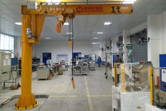 定柱式起重機圖片