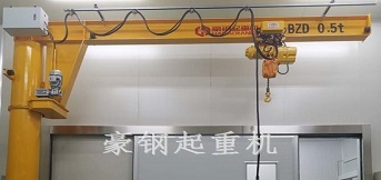 斯大精密（大連）有限公司向豪鋼定制三座BZD0.5t旋臂起重機(jī)