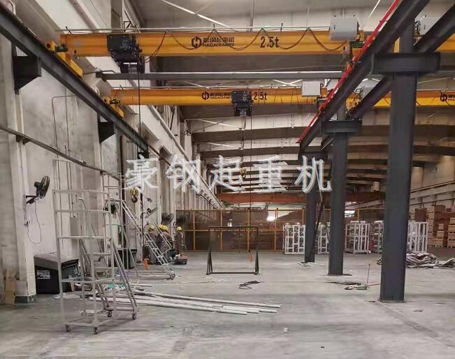 昆山鋁業(yè)單梁起重機(jī)